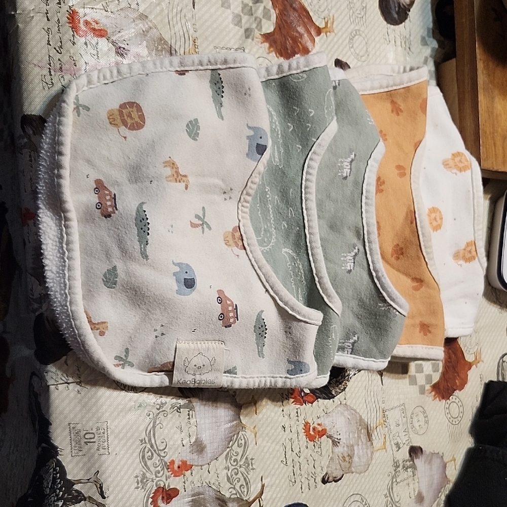Charming Animal Print Bib Set - Cream, Green, Orange